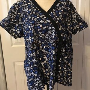Scrub Top. Scrubs XXL. 2X. Flower scrub top